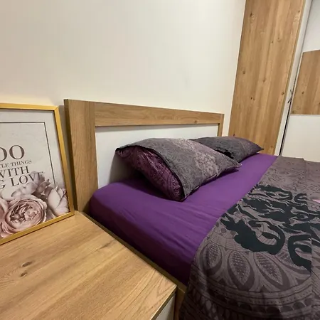 Apartment Samanta 1 *